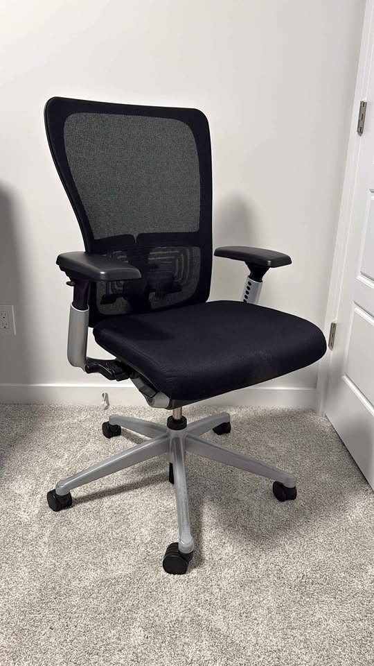Office chair with lumbar support