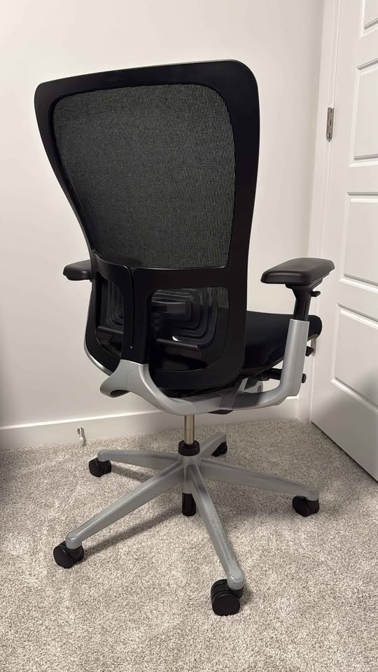 Office chair with lumbar support - photo 2