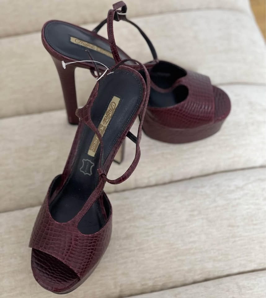 High heels. Brand new. Size 40 - photo 2