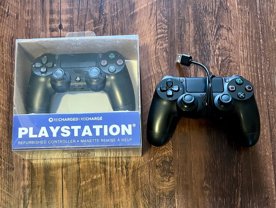 PS4 Bundle: 2 Controllers — 3 Games — Fully Reset — Ready to Pla - photo 2