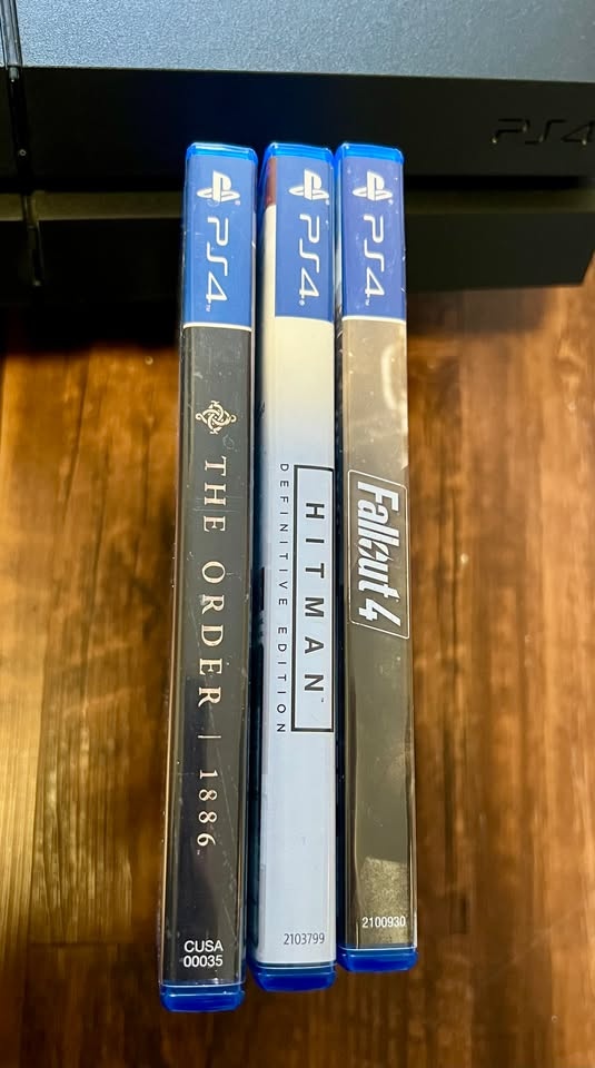 PS4 Bundle: 2 Controllers — 3 Games — Fully Reset — Ready to Pla - photo 3
