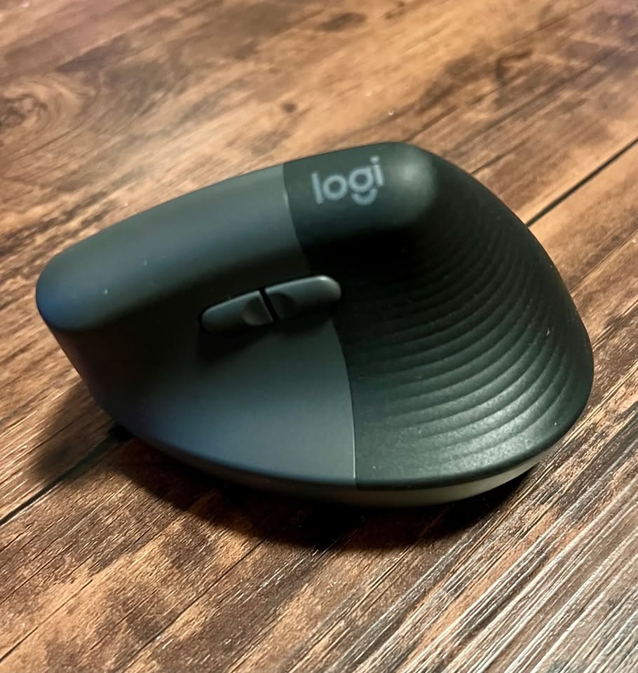 Logitech Lift Vertical Ergonomic Mouse Wireless Bluetooth - photo 3
