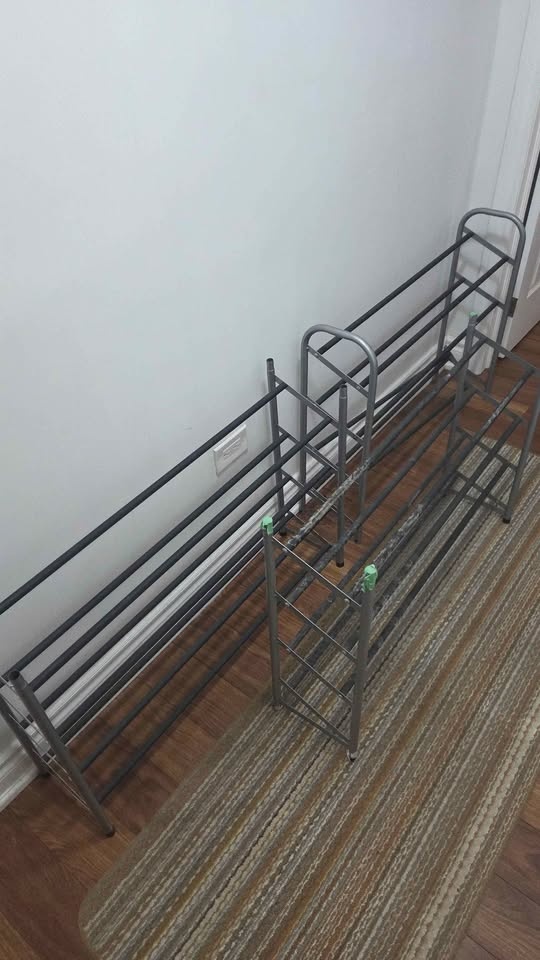 Shoe racks. 1 broken shelf see pics - photo 2