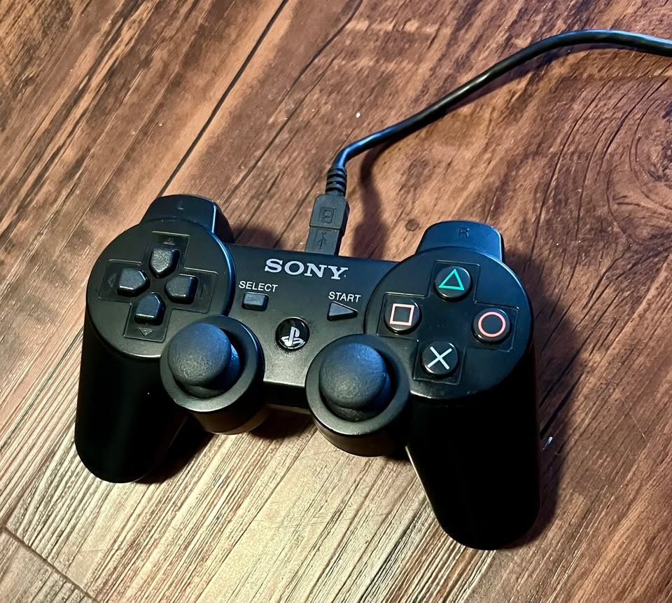 PS3 Super Slim Bundle: 18 Games — Fully Reset — Ready to Play - photo 2