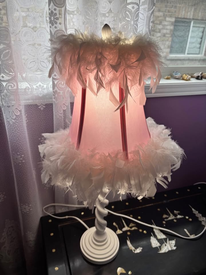 Tall Beautiful Lamp - photo 3