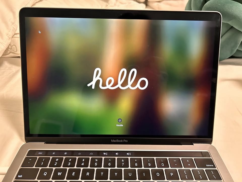 16GB RAM 2019 Macbook Pro (Space Grey) w/ Accessories