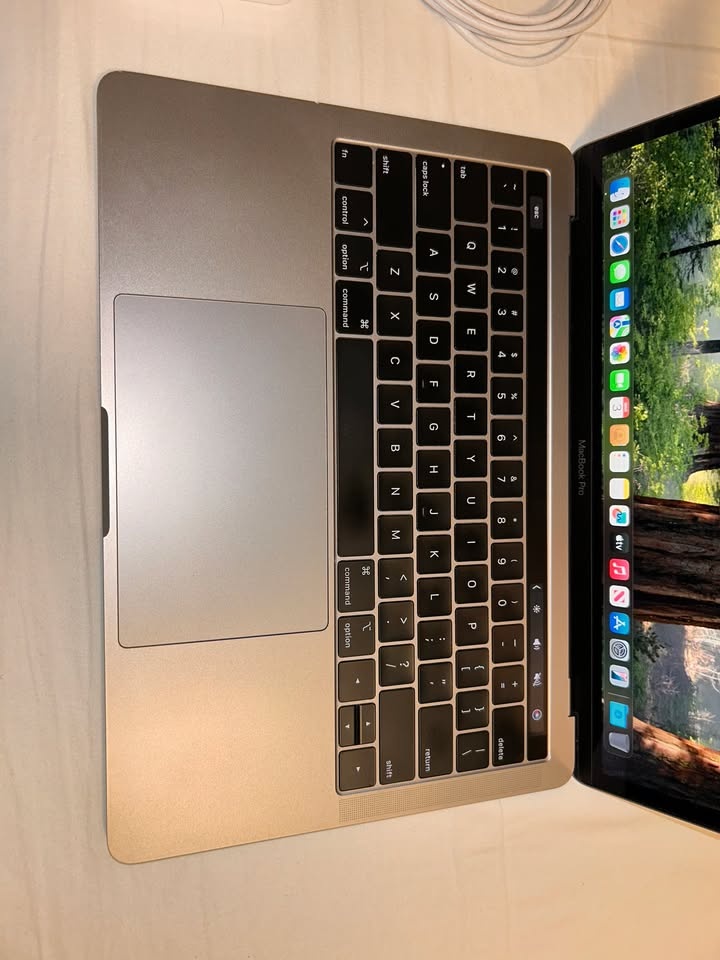 16GB RAM 2019 Macbook Pro (Space Grey) w/ Accessories - photo 3