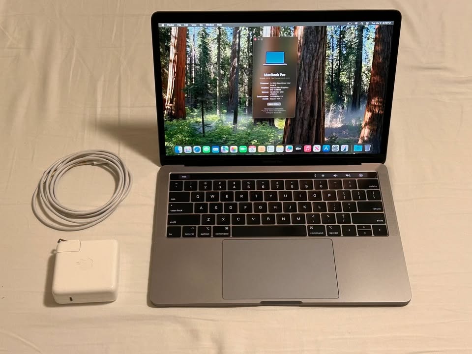 16GB RAM 2019 Macbook Pro (Space Grey) w/ Accessories - photo 5