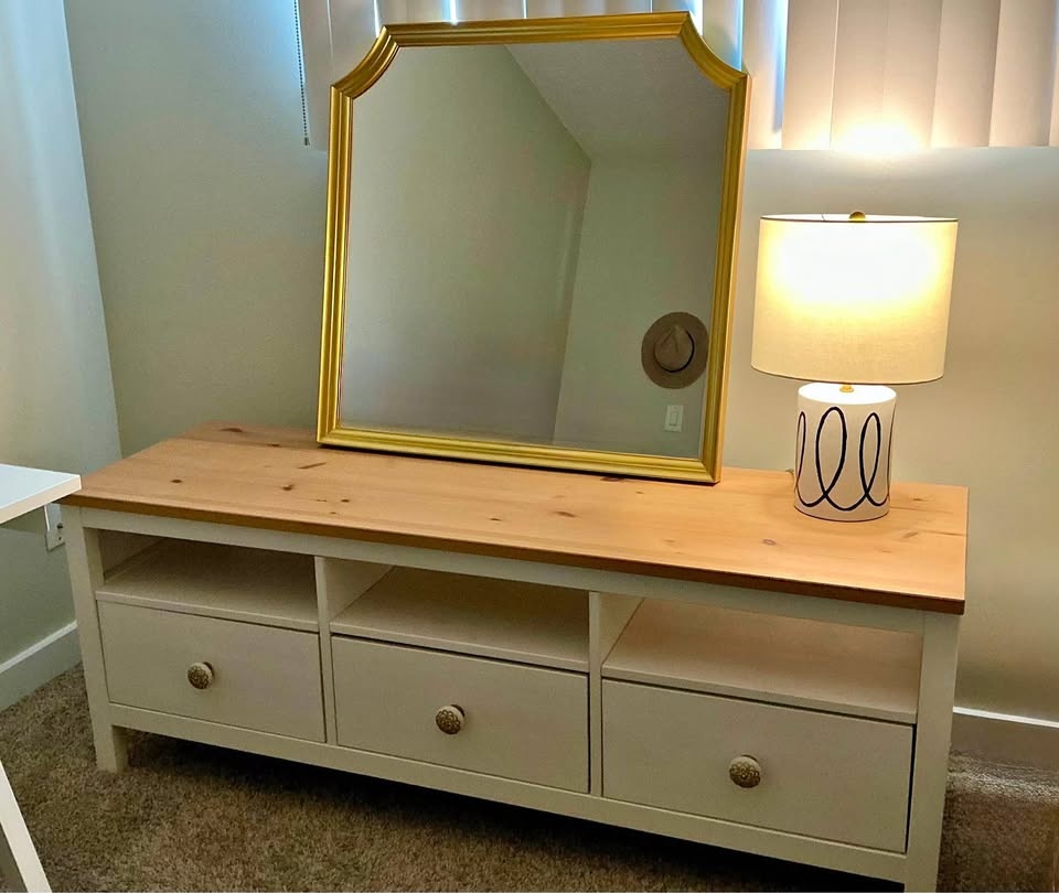 Modern TV Bench, Kate Spade Lamp, Gold Mirror - Almost New!