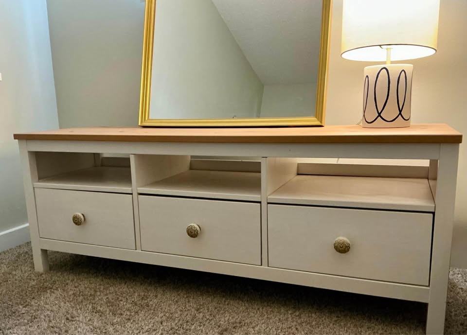 Modern TV Bench, Kate Spade Lamp, Gold Mirror - Almost New! - photo 2