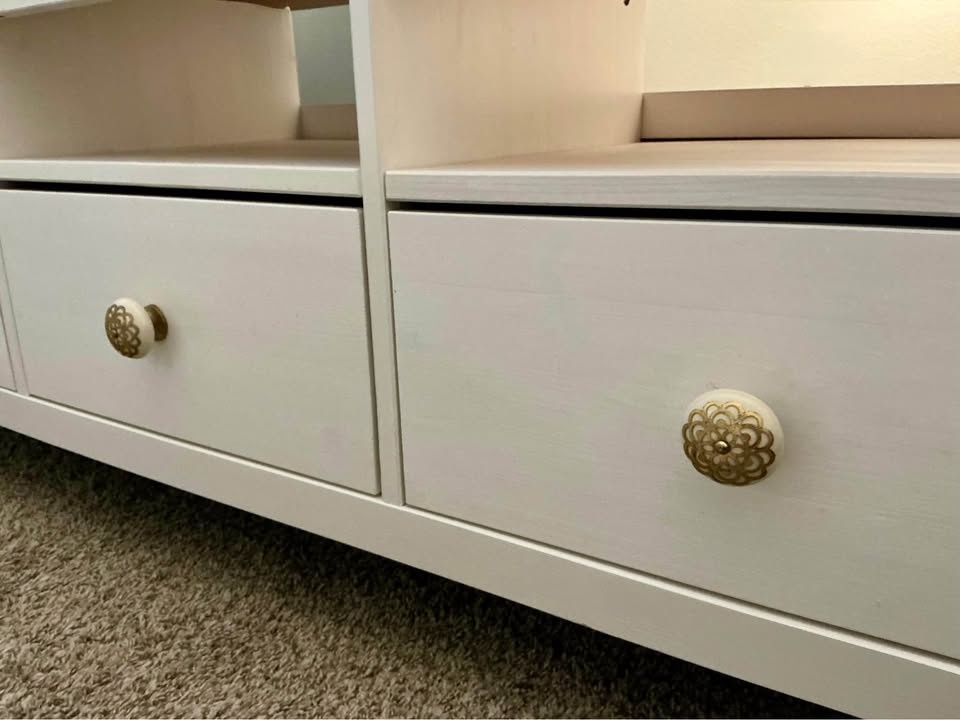 Modern TV Bench, Kate Spade Lamp, Gold Mirror - Almost New! - photo 3