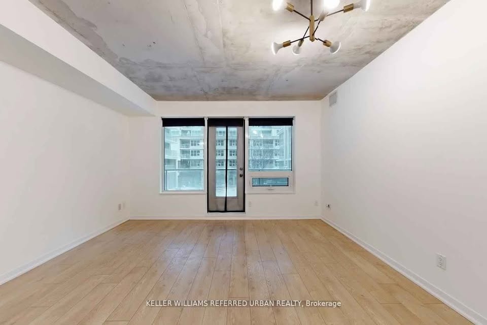 2 Beds 2 Baths - Apartment - photo 4