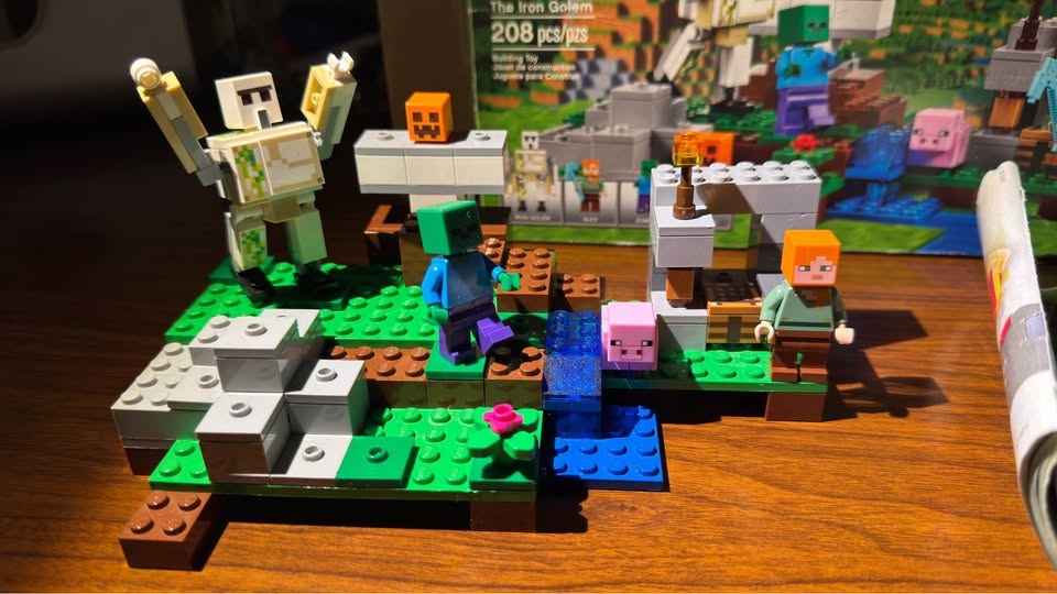 Lego Minecraft The Iron Golem - photo 2
