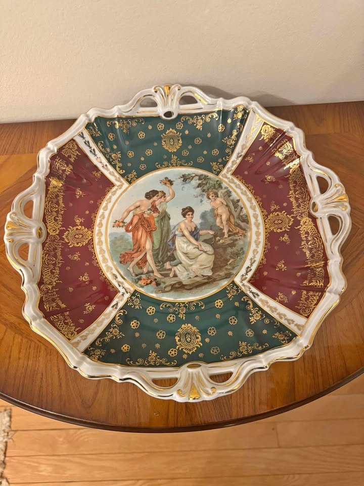 Vienna Porcelain Presentation Plate (35 cm, 1970s)