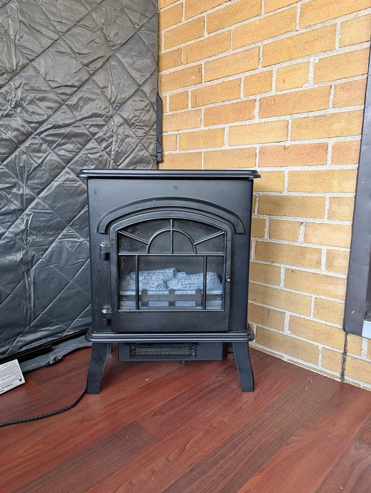 Electronic Freestanding Fireplace
