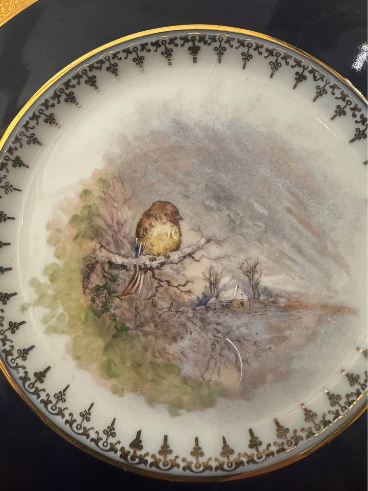 French Limoges Porcelain Hand-Painted 24K Gold Plate (19.5 cm) - photo 2