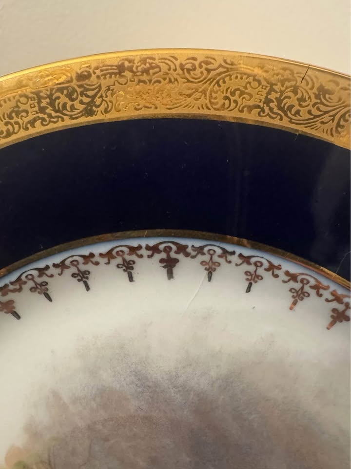 French Limoges Porcelain Hand-Painted 24K Gold Plate (19.5 cm) - photo 3