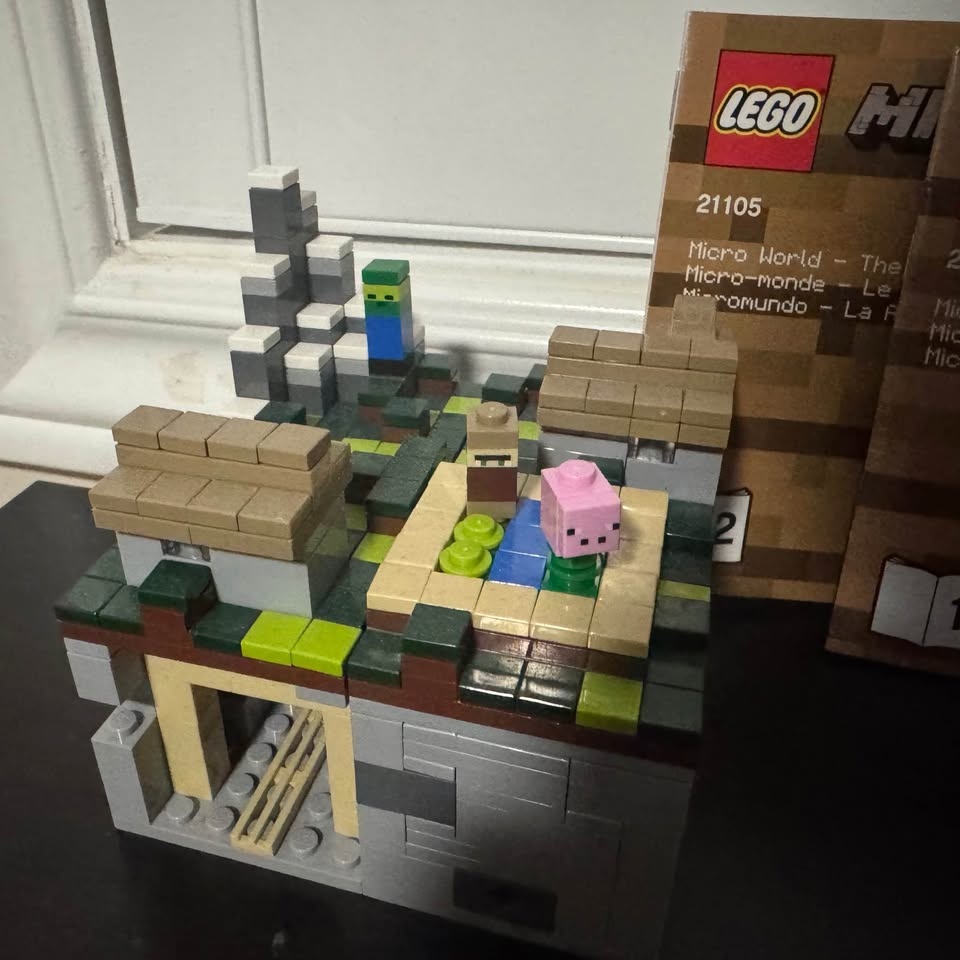 Lego Minecraft The Micro Village - photo 2