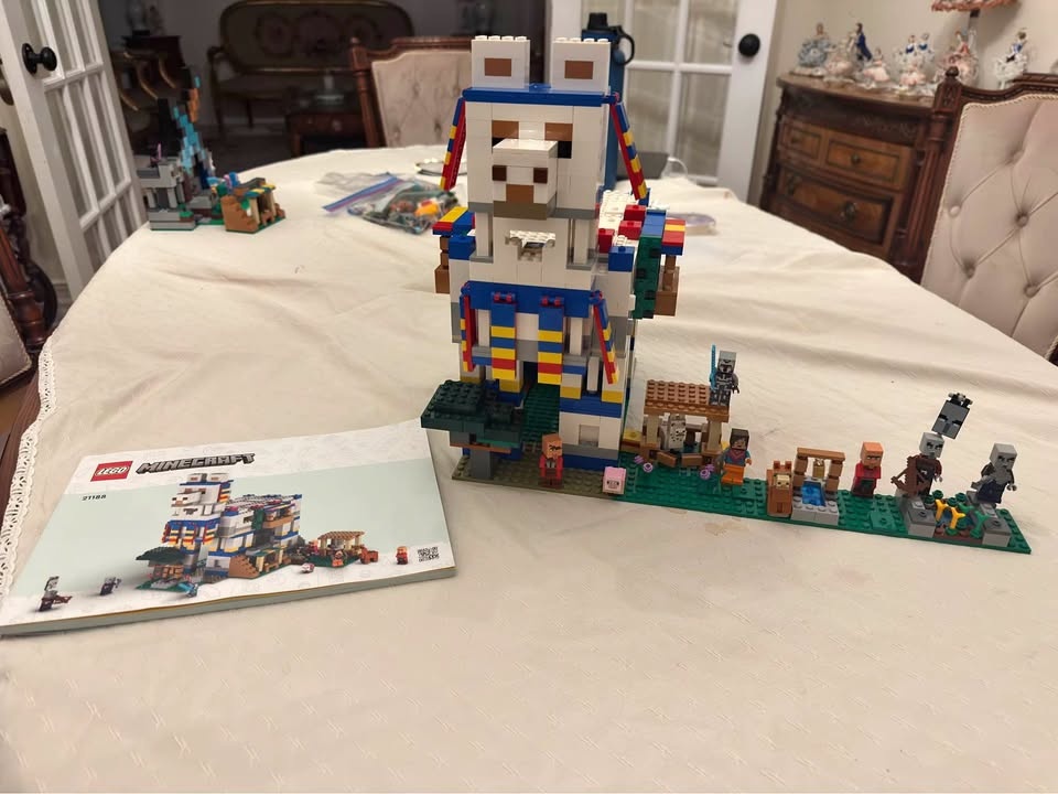 Lego Minecraft The Llama Village
