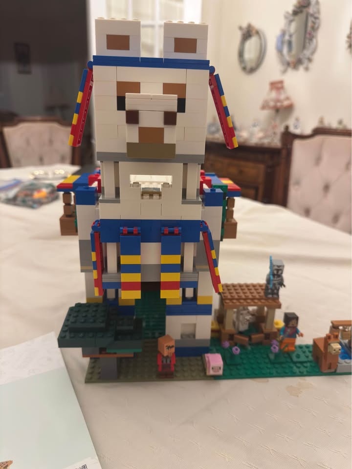 Lego Minecraft The Llama Village - photo 2