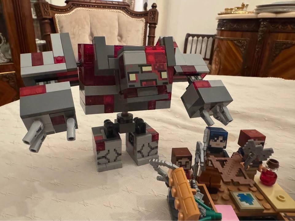 Lego Minecraft The Redstone Battle - photo 2