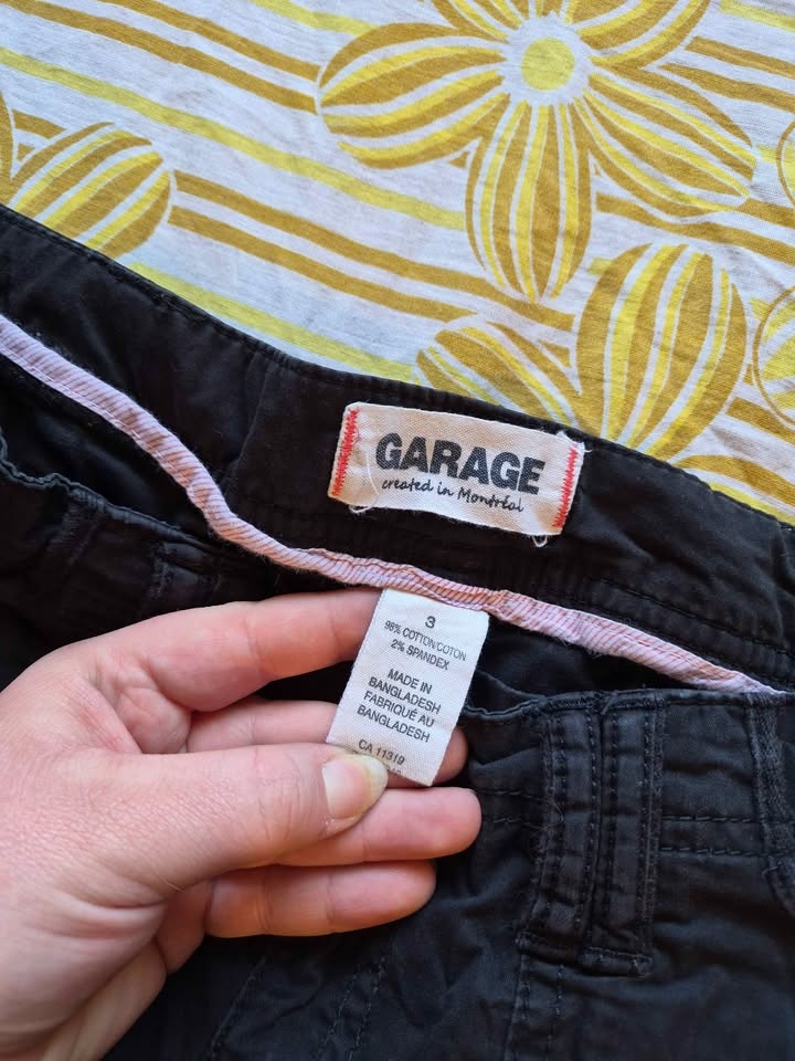 Garage Black Cargo Capri Pants - photo 5