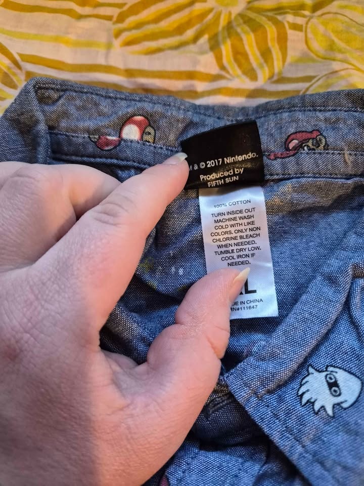 Super Mario Blue Button Up Shirt XL - photo 5