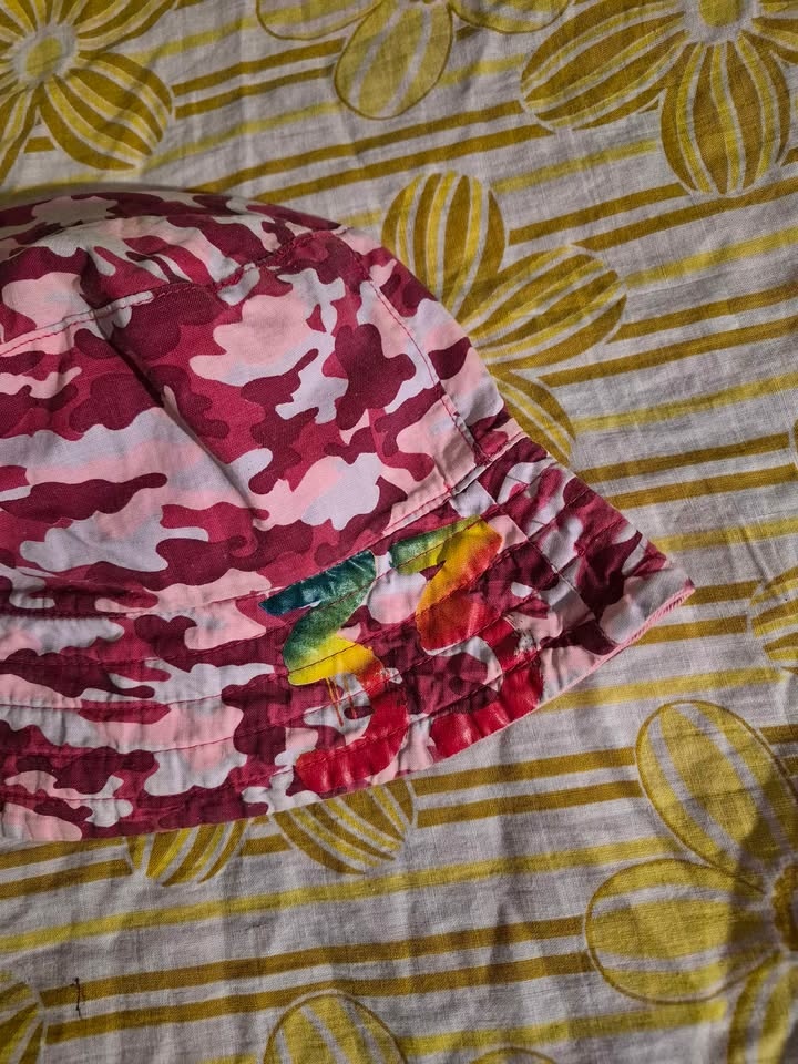 Pink reversible camo bucket hat - photo 3