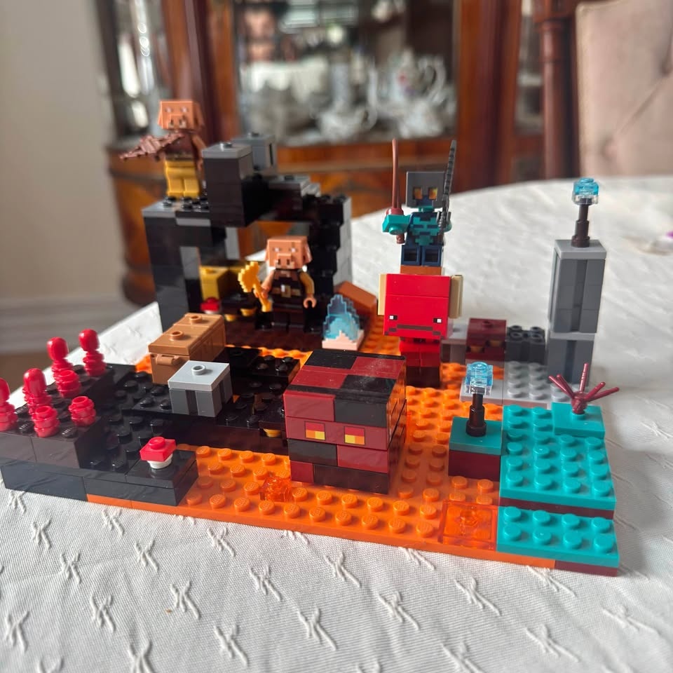 Lego Minecraft The Nether Bastion