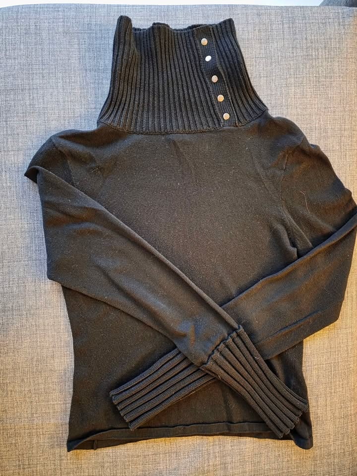 Guess Light Black Turtleneck Sweater - M - photo 2