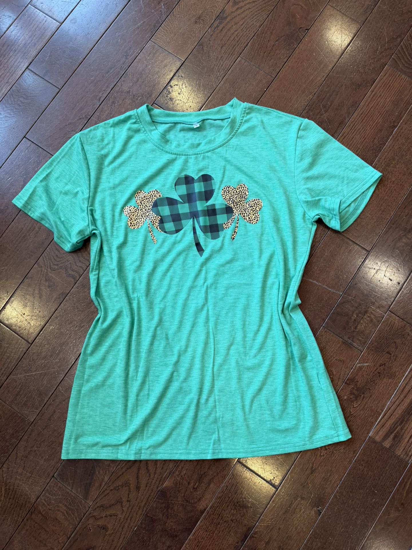 New Women's Small T-Shirt plaid & Leopard Shamrock $8 - photo 3