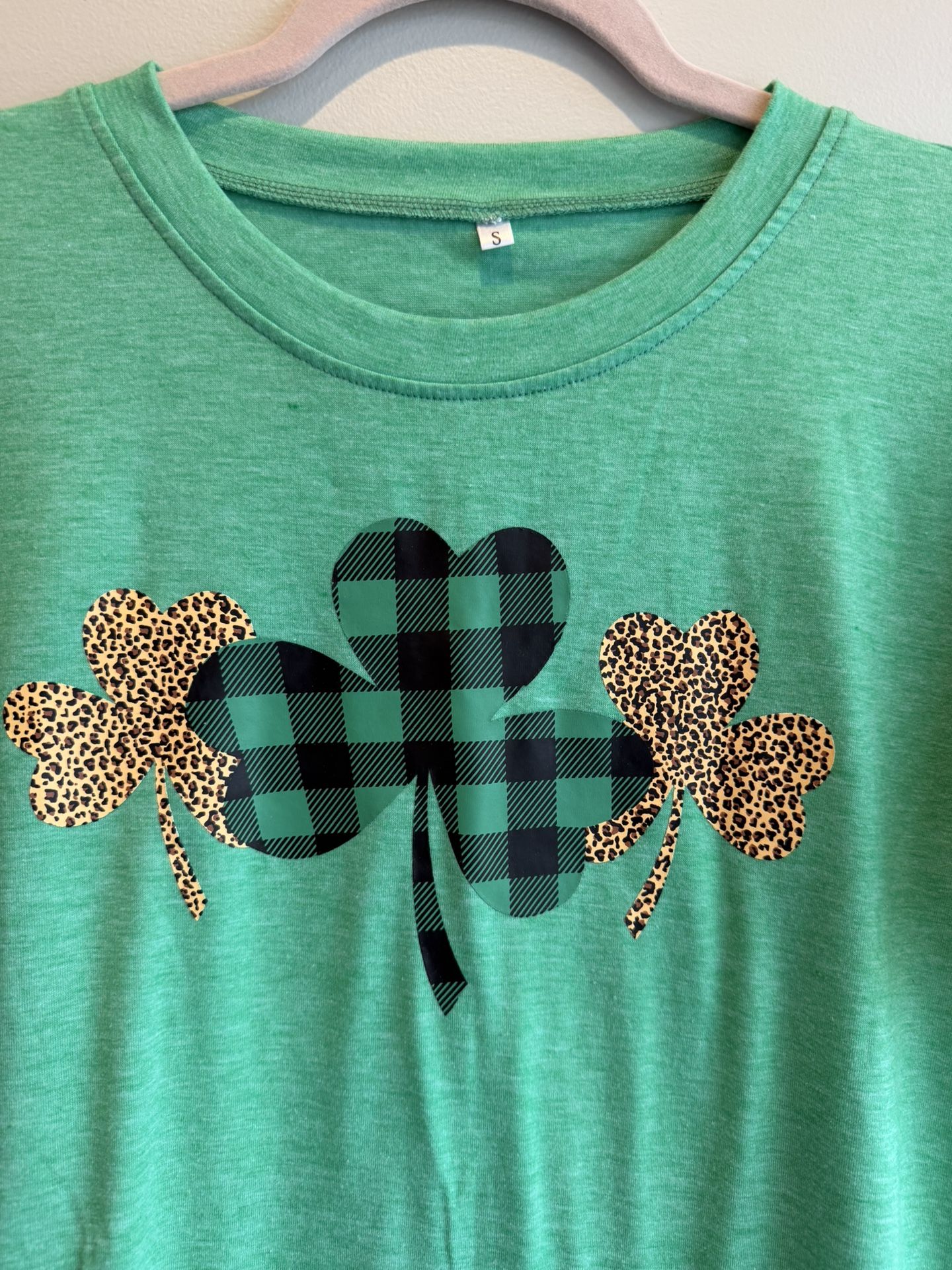 New Women's Small T-Shirt plaid & Leopard Shamrock $8 - photo 4
