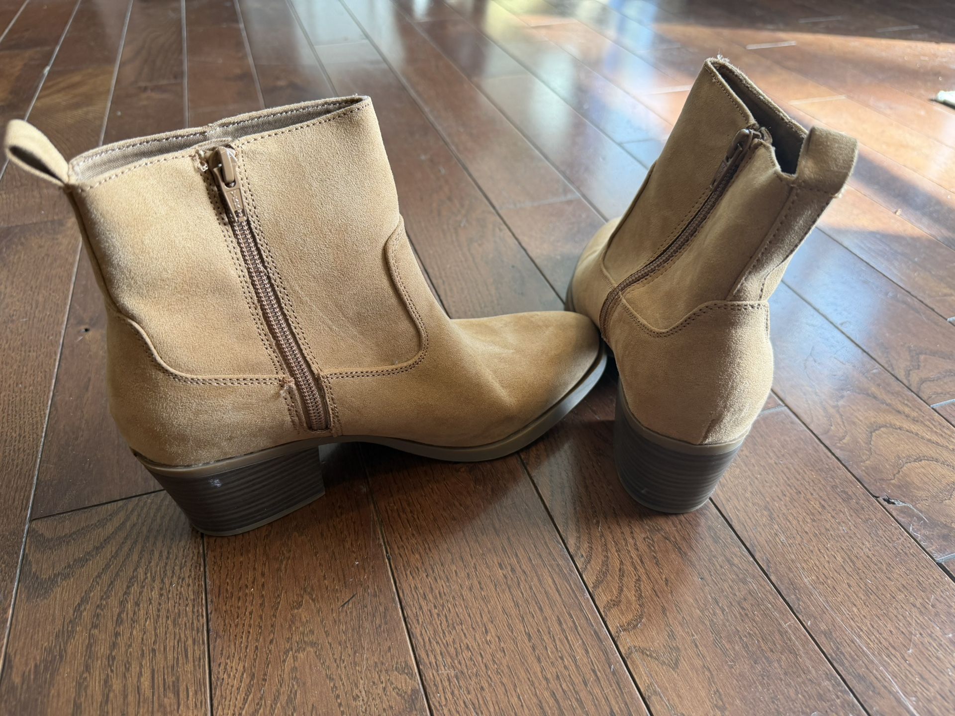 NEW Old Navy Women's Size 8 Sand Western Booties $25 - photo 2
