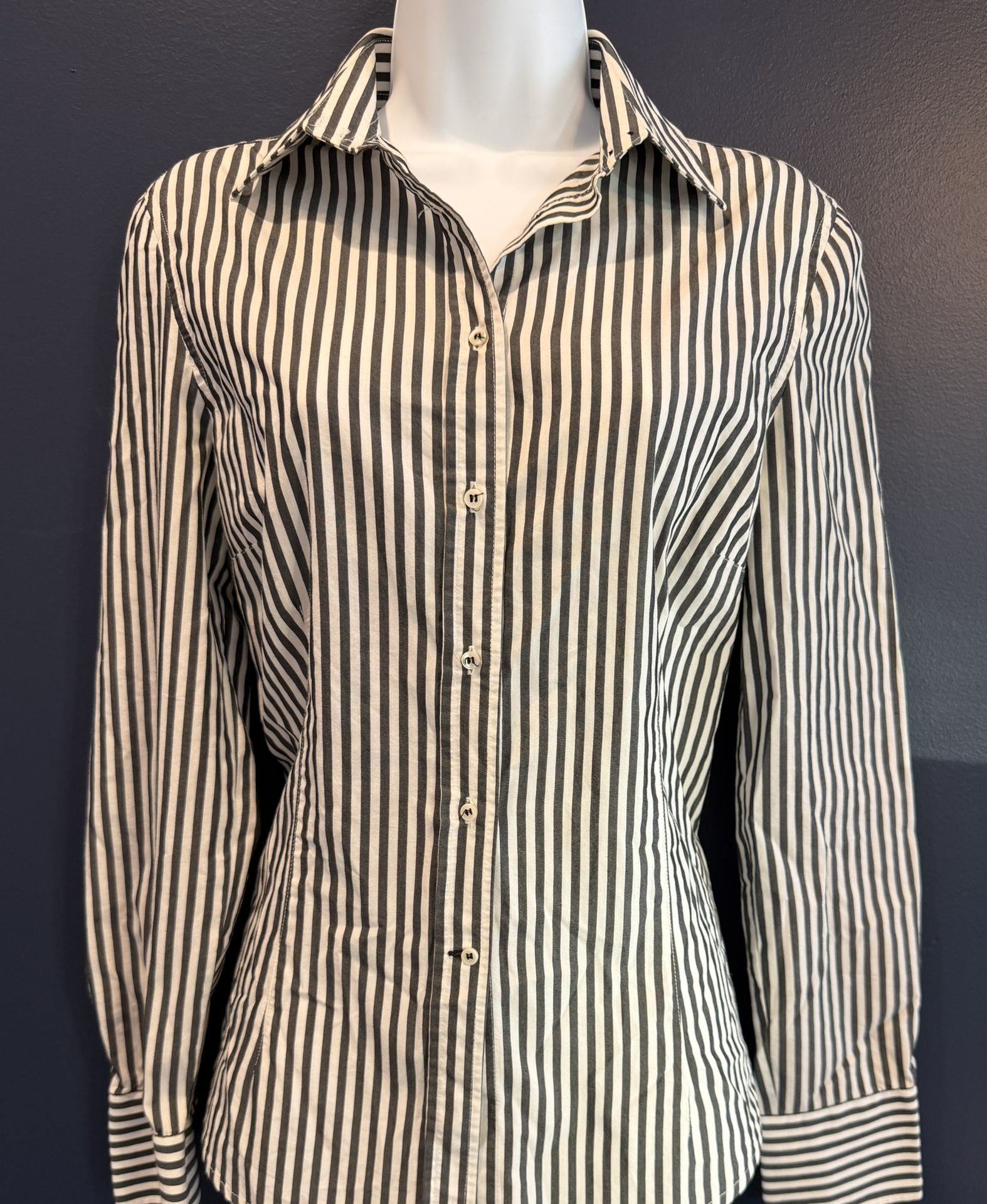 Like New Women’s Medium Zara Basic Striped Collared Shirt $12