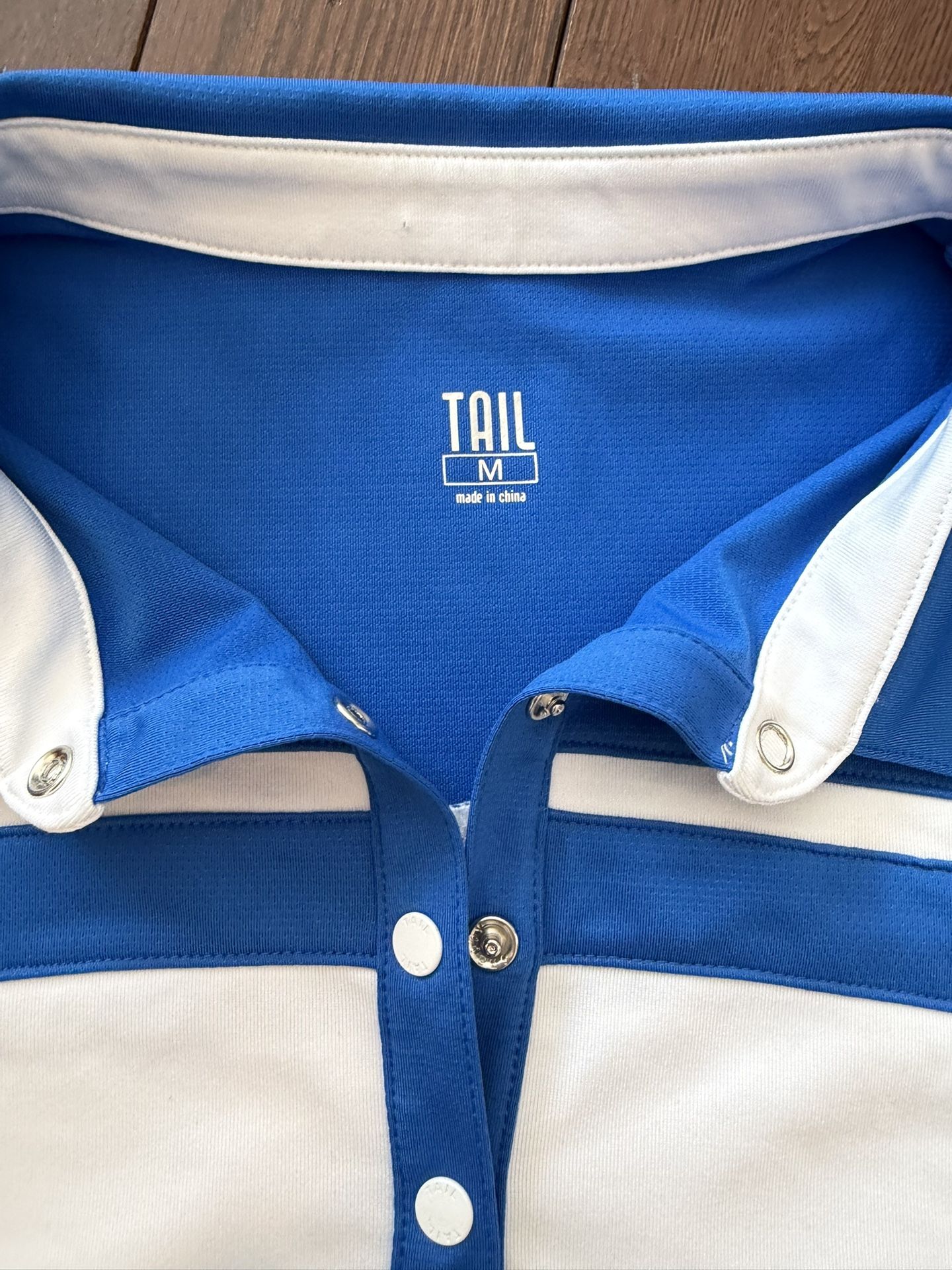 NWT Women's Medium Collared Tank White & Blue Golf Shirt $20 - photo 2