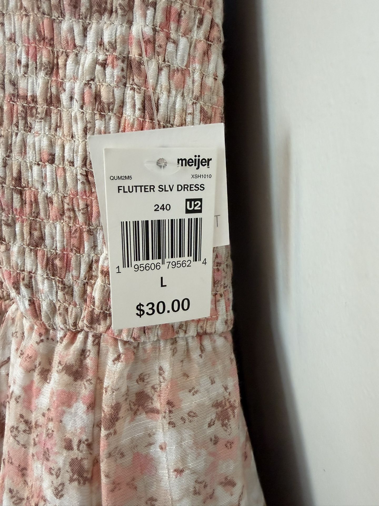 NWT Juniors Large Floral, Ruffled Dress $15 - photo 2