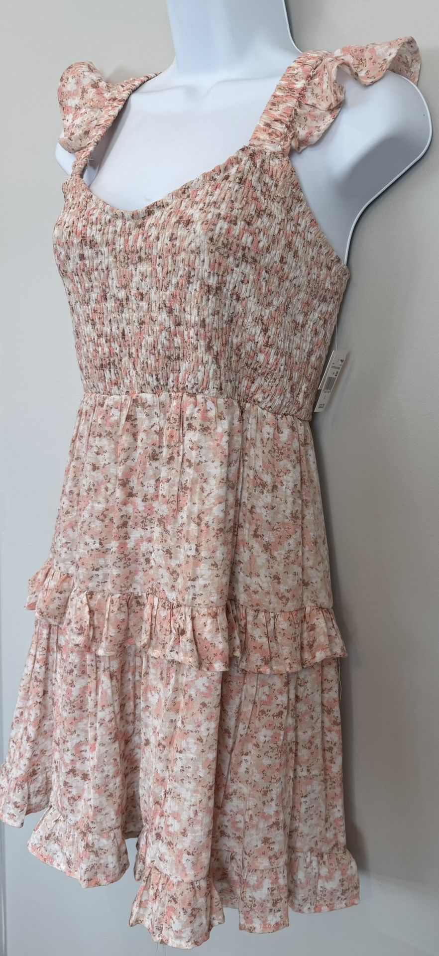 NWT Juniors Large Floral, Ruffled Dress $15 - photo 3