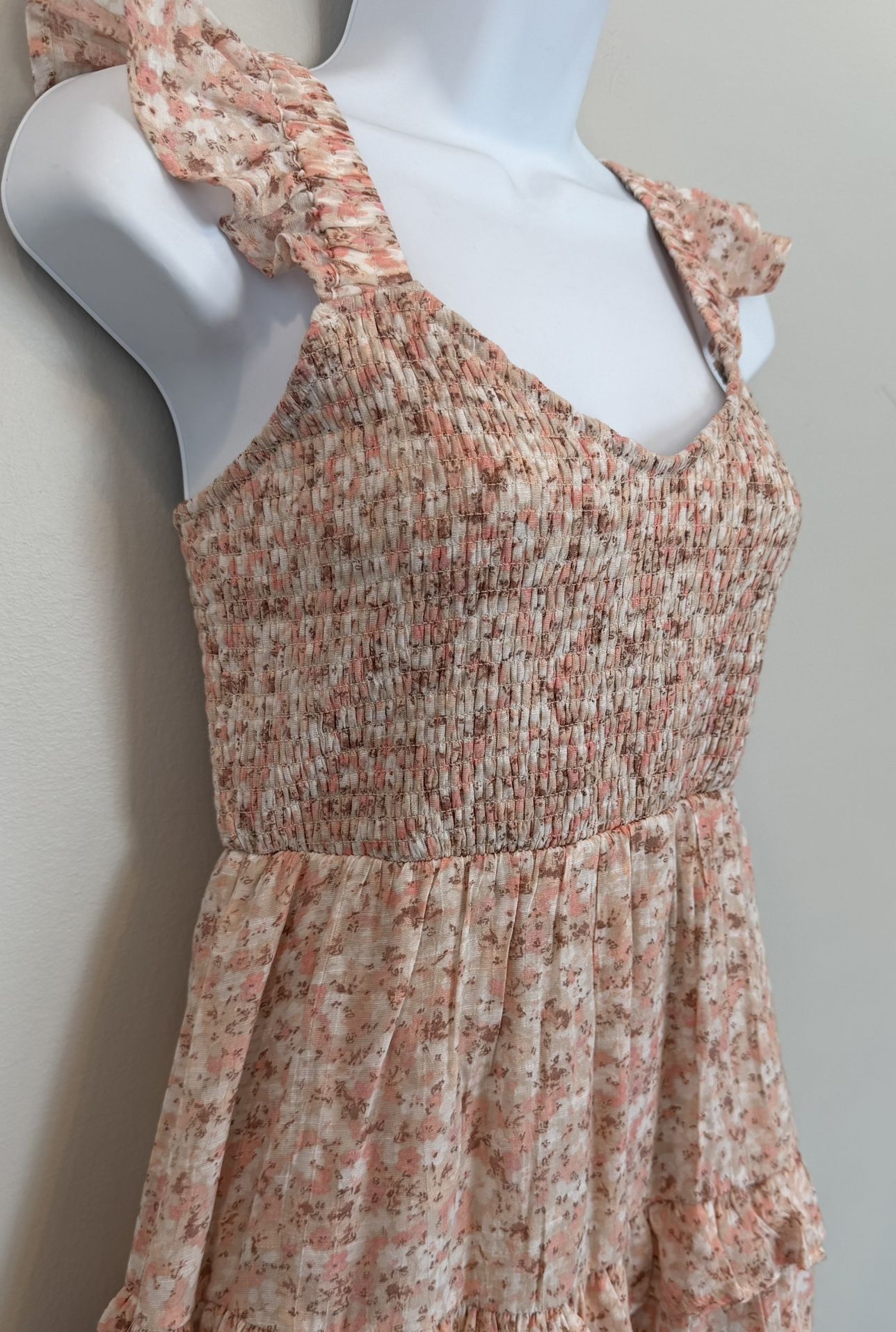 NWT Juniors Large Floral, Ruffled Dress $15 - photo 4