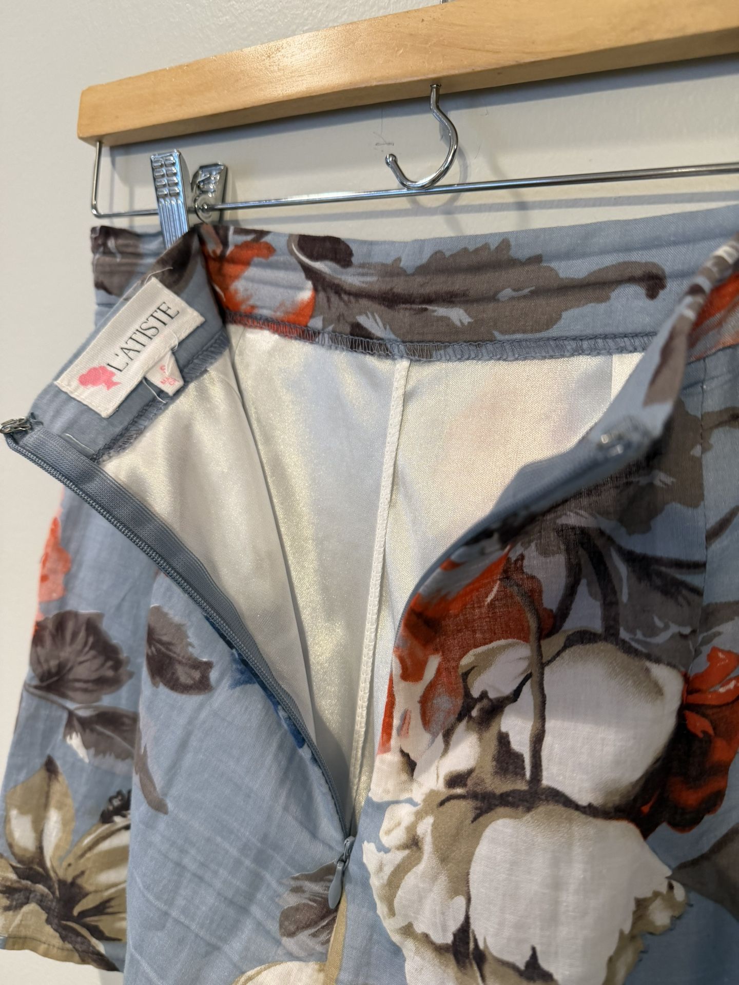 Juniors Size Small Floral Print Shorts $8 - photo 3
