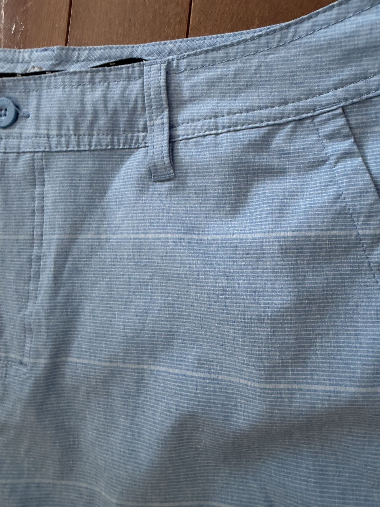 Men's Like New 36" Hang Ten Hybrid Board Shorts $12 - photo 2