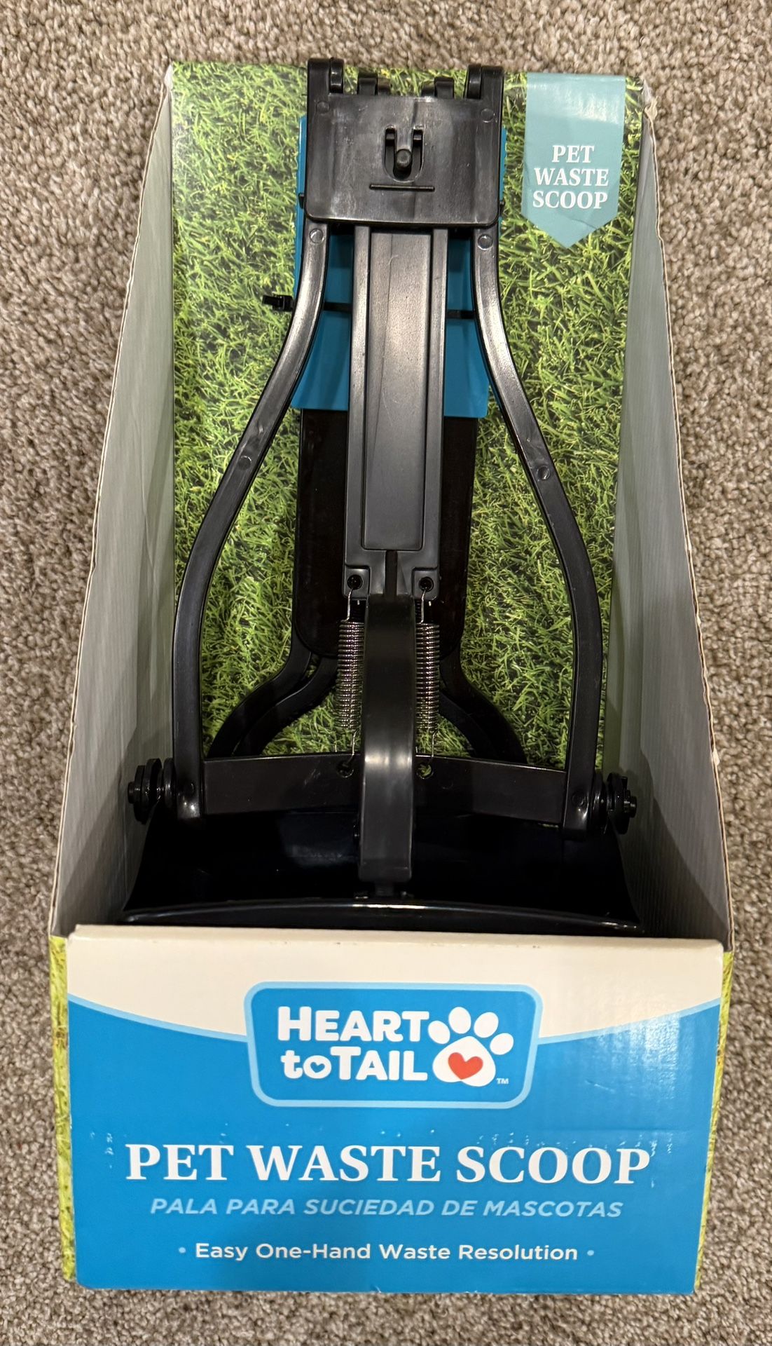 NIB One Hand Pooper Scooper Pet Waste Removal