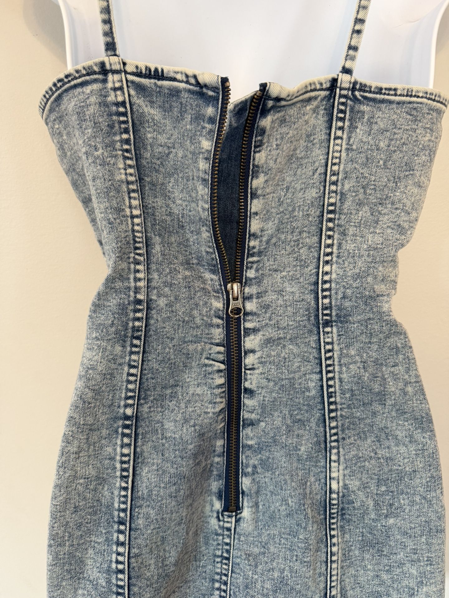 Women’s Size 4 Denim Mini Dress - photo 5