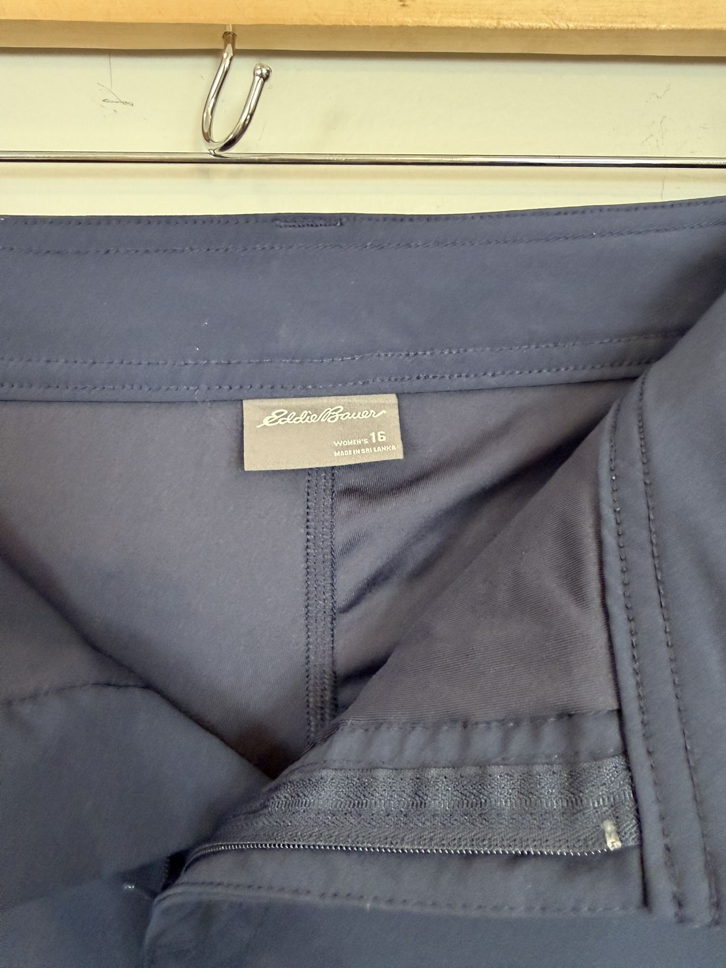 Like New Women’s Eddie Bauer Size 16 Navy Blue Athletic Skort $1 - photo 2