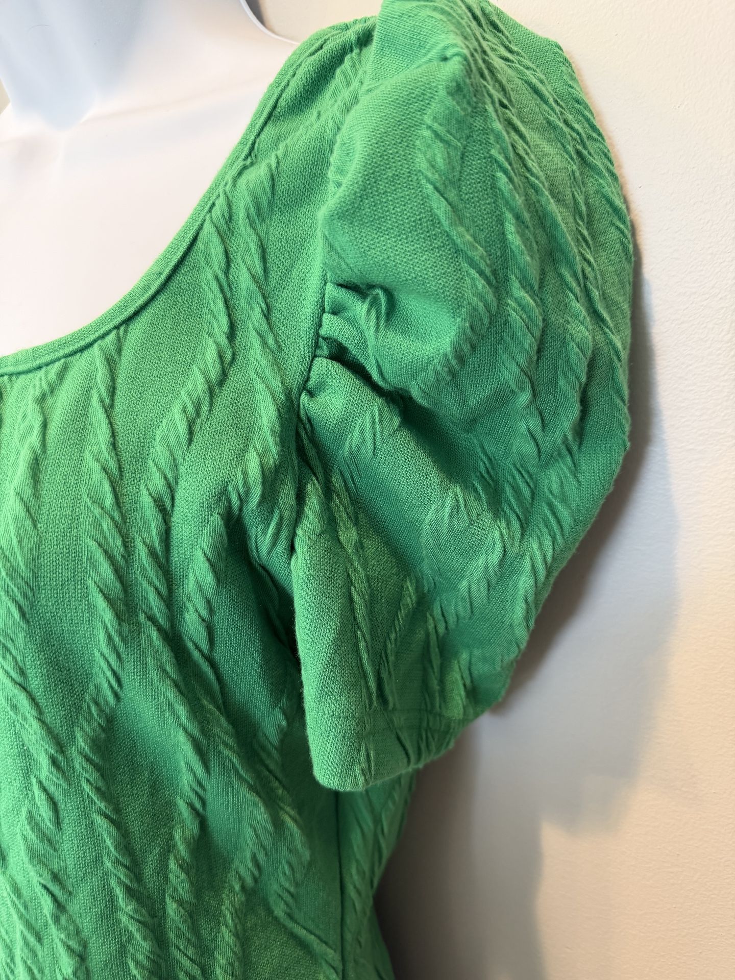 New Women’s Shamrock Green Blouse from Shein $8 - photo 4