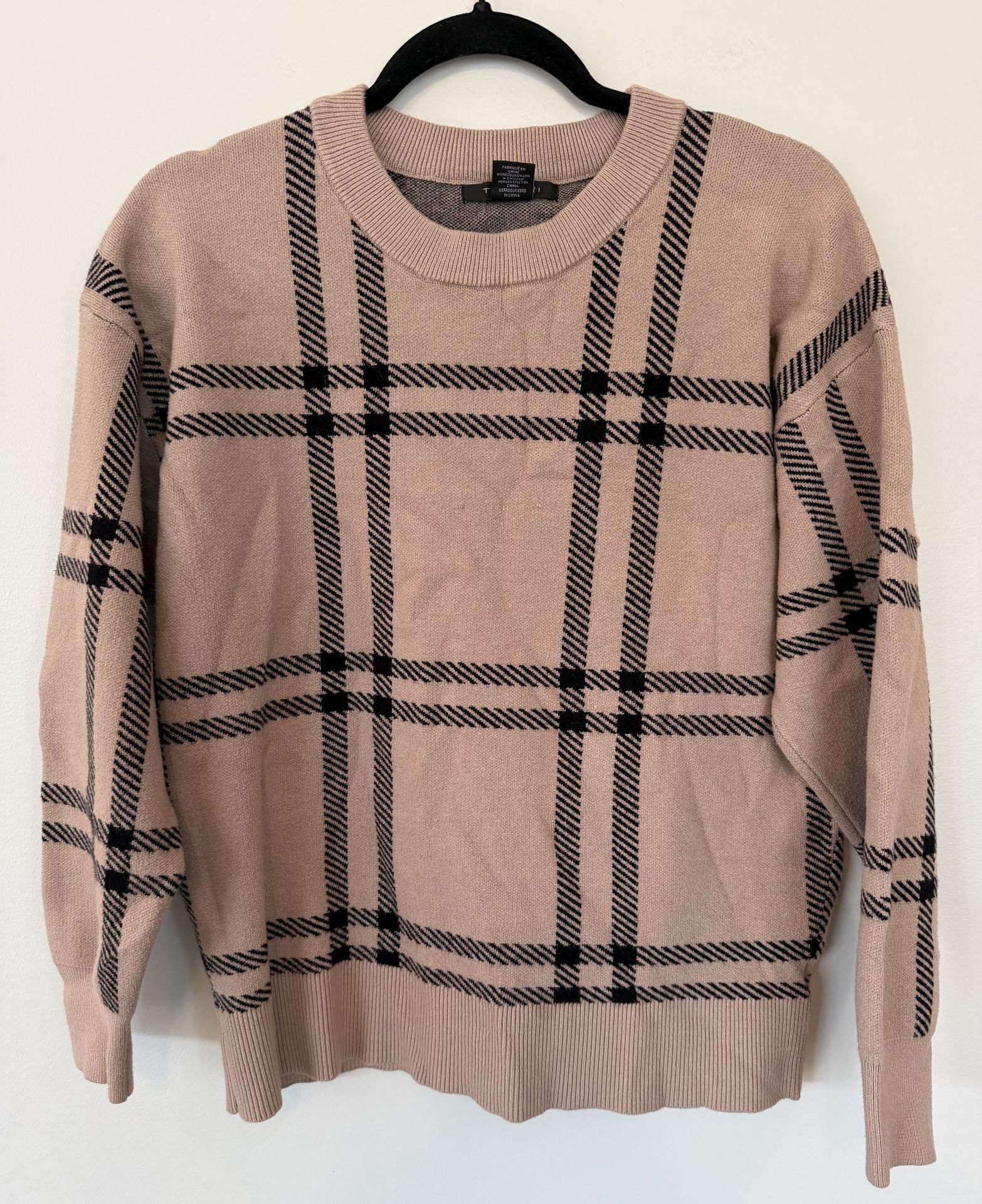 Like New Tahari sweater Women Large Brown Black Plaid Knit Soft