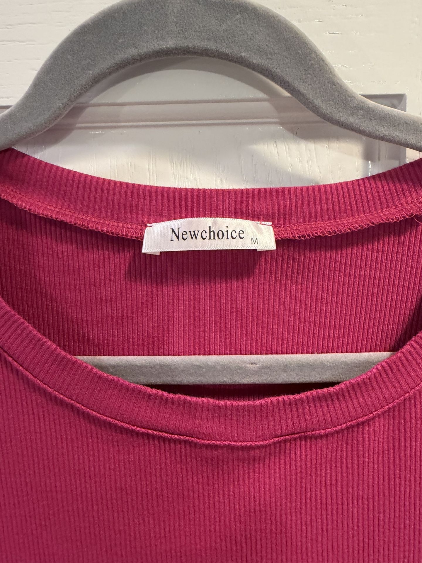 Like New Women’s Medium Fuchsia Long Sleeve Blouse $8 - photo 3