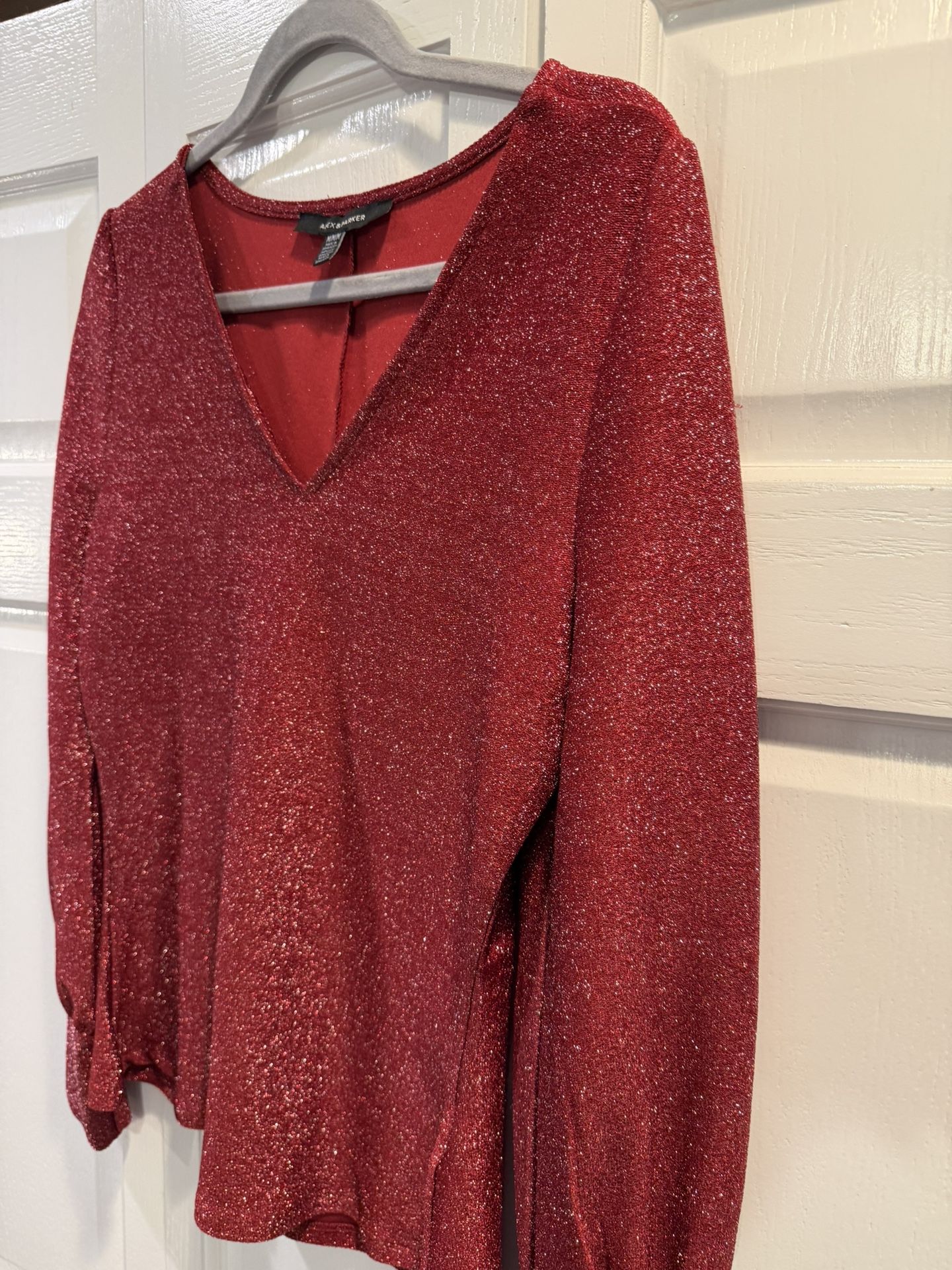 Like New Women’s Medium Red Sparkly Blouse $12 - photo 3