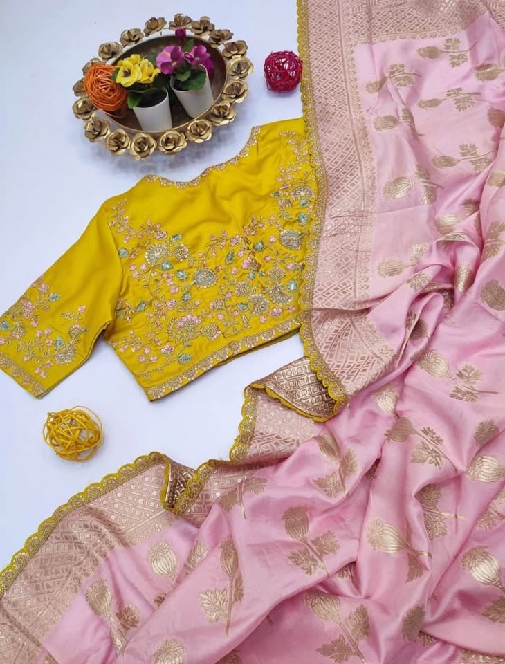 Beautiful Banarasi Saree with Ready-to-Wear Blouse (Fits 32-46) - photo 2