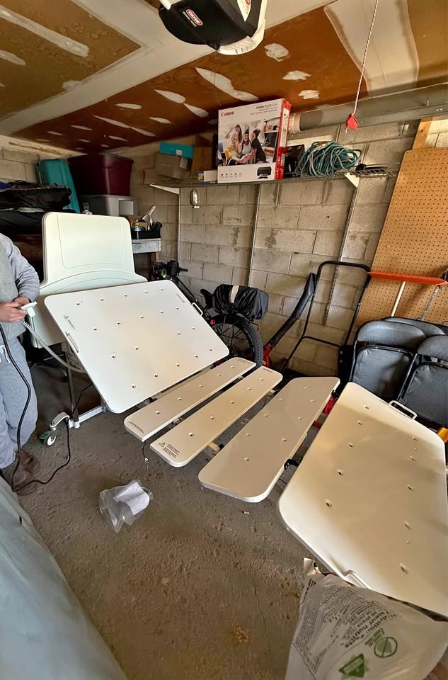 Electric Adjustable Hospital Bed for Home Care