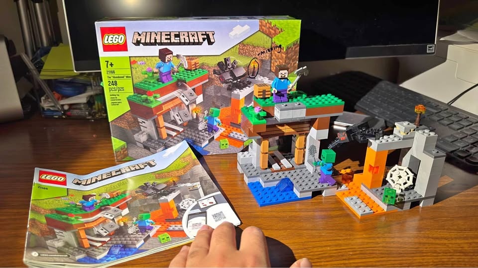 Lego Minecraft "The Abandoned Mine"